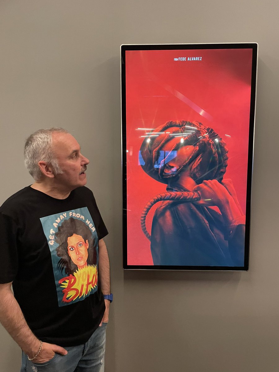 Get away from her you Bitch! Wore my Jock Mooney T Shirt to see Alien Romulus last night 🚀

#getawayfromheryoubitch #jockmooney #tshirt #art #alien #aliens #alienromulus #facehugger #scifi #geek #outofthisworld