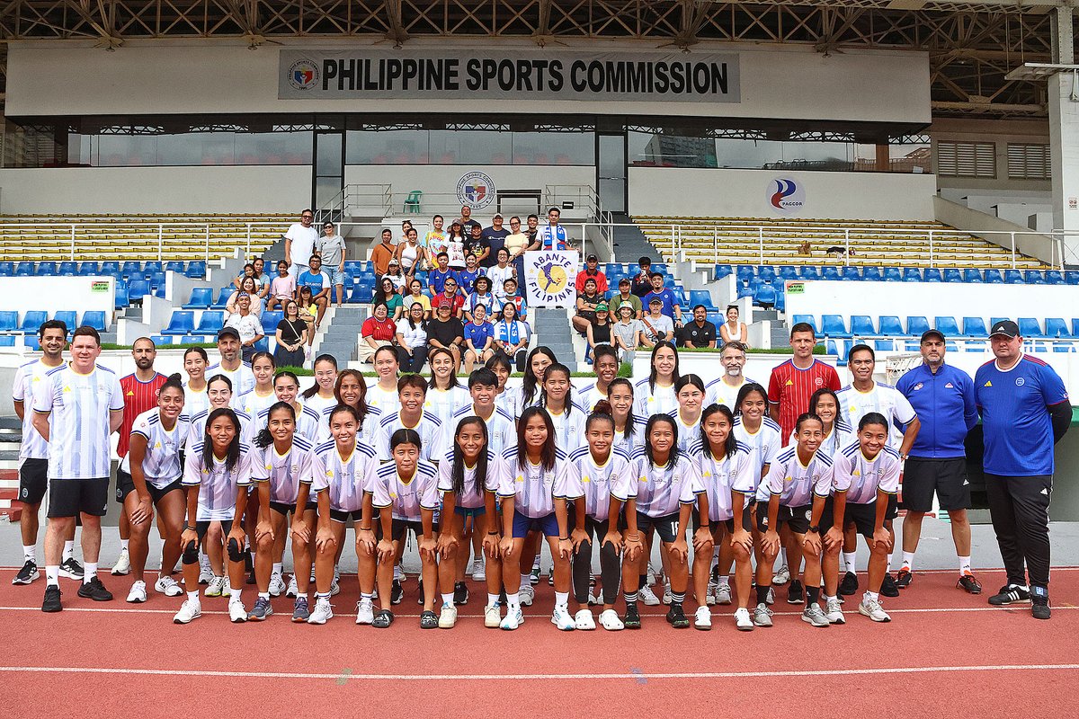 PilipinasWNFT's tweet photo. Manila camp complete! 

Big thanks for our fans and supporters who came out along with our media friends! 💙 https://t.co/sJvWuVc7uf