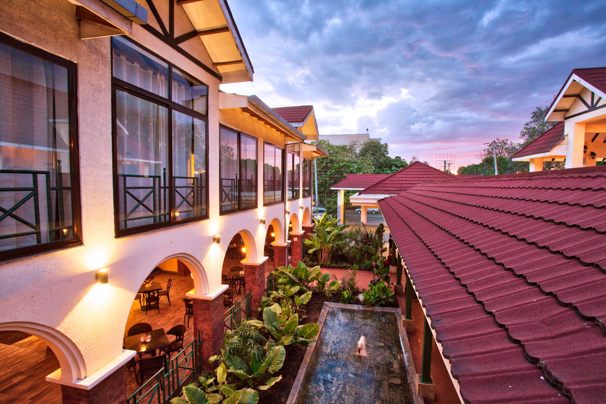 MidlandHotelKe's tweet photo. Donโt miss the Saxophone Dinner Event at the Midland today from 6pm! ๐ต๐ท Enjoy a night of fine dining and live music. Secure your spot by calling 0706600000. See you there for a night to remember! #SaxophoneDinner #MidlandEvents #LiveMusic #Spotify #happyhour #midlandchicken https://t.co/Qqosol9VsS