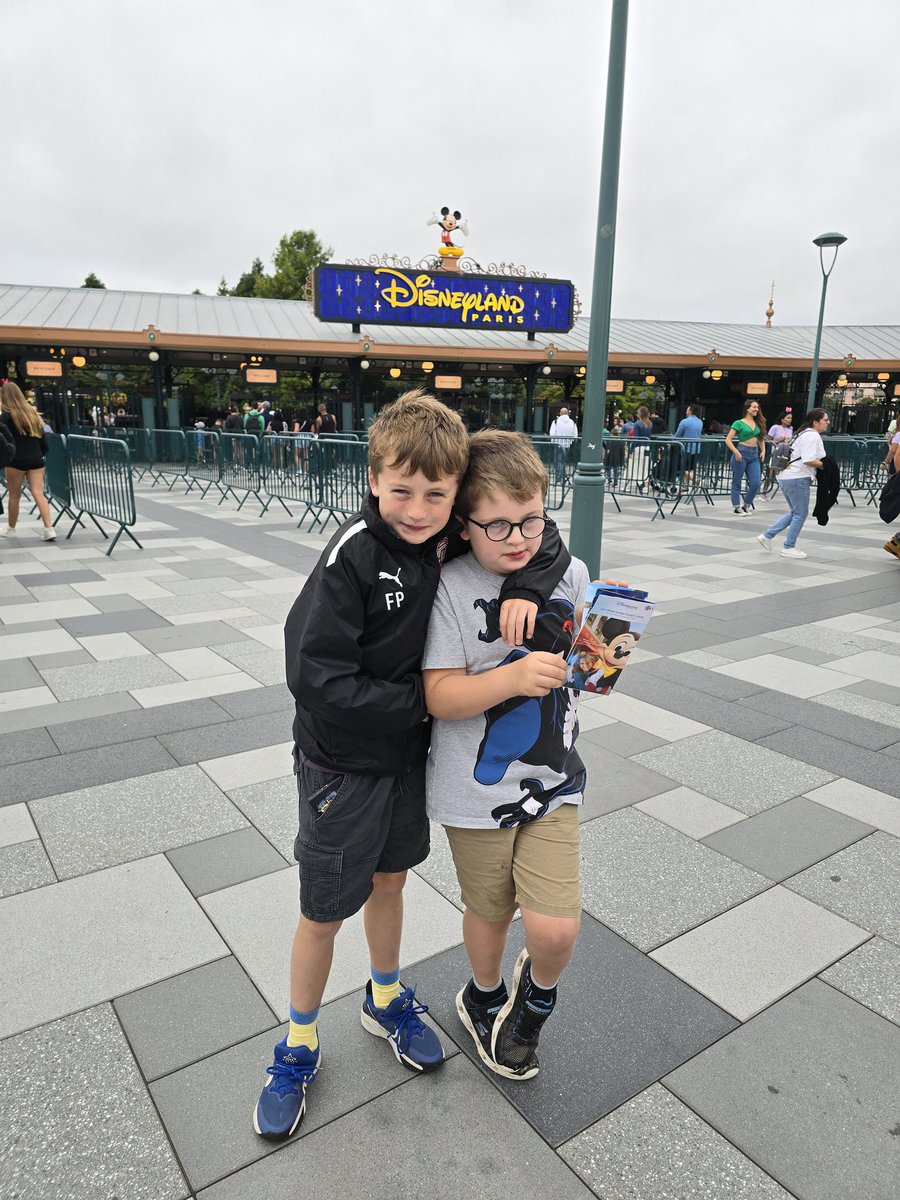 Pʜɪʟ Pɪɴᴅᴇʀ tweet media