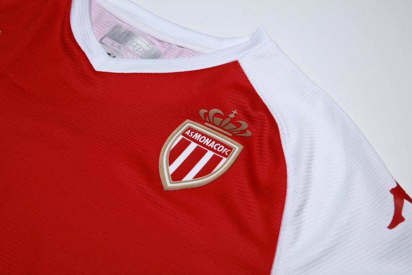 AnciensDuRocher's tweet photo. #CONCOURS 🎁 

🚨 Pour fêter les 1️⃣0️⃣0️⃣ ans de l’AS Monaco 🇲🇨, on vous fait gagner un ancien maillot ! (Photo non contractuelle)

👀 Maillot d’une saison mystère, taille M ! 

Pour participer :
-Follow @AnciensDuRocher 
-RT ce tweet

T.A.S le 30/08 🍀 https://t.co/EkyErQOw1v