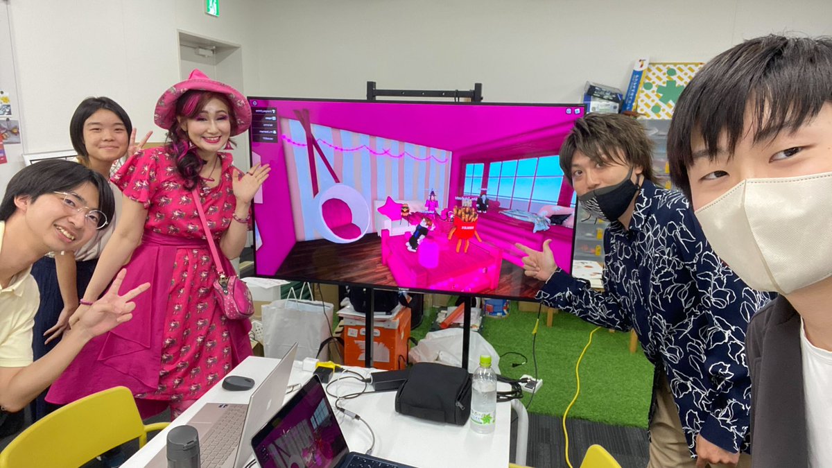 #2024年
魔女マゼンタさん🧙‍♀️がRobloxに🍟
大人は見習ってほしい。