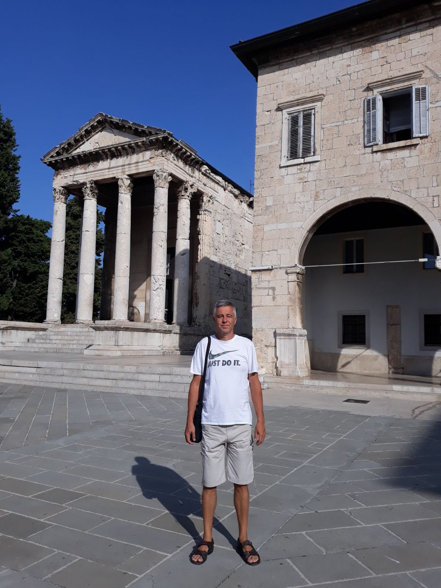 a_lazovic's tweet image. Moja omiljena mesta u Puli, neka iz vremena od pre Hrista, a neka su baš u sadašnjosti #ZlatnaVrata #Kaštel #Muzej #HramAugust #Forum #Mornar #Pula #Istra