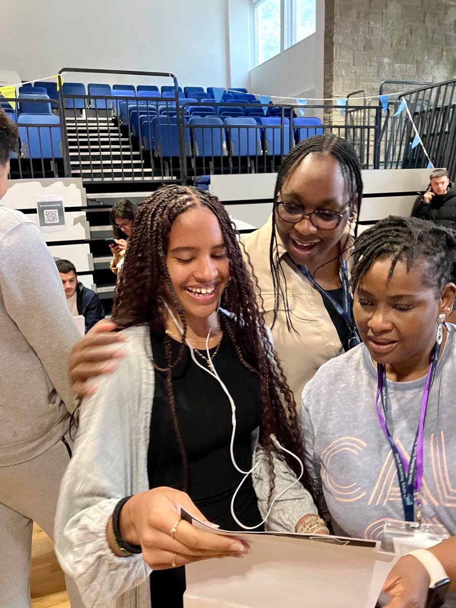 Best day of the year at South Bank! <a href="/VersatileVocab1/">Josie Sacks</a> 
and I had been dreaming of these kinds of numbers when we started implementing this English curriculum and are so proud of our team + students 

9s 16%
7+ 52%
5+ 80%
4+ 93%