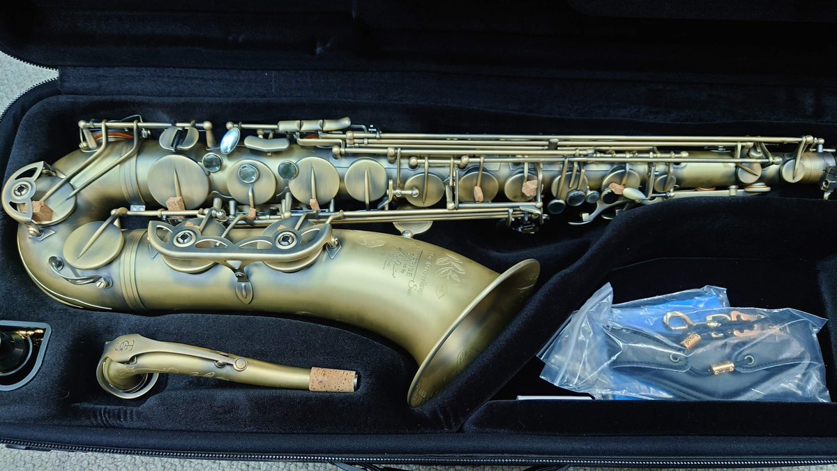 mackey_otoya's tweet photo. VICTORY MUSICAL INSTRUMENTSのテナーサックス🎷
ダークな見た目でとってもカッコイイ✨力強いサウンドも特徴です👍
#サウンドハウス #VICTORYMUSICALINSTRUMENTS #サックス #saxophone #soundhouse
https://t.co/jv7QDOicje https://t.co/vVzlG0c8OQ