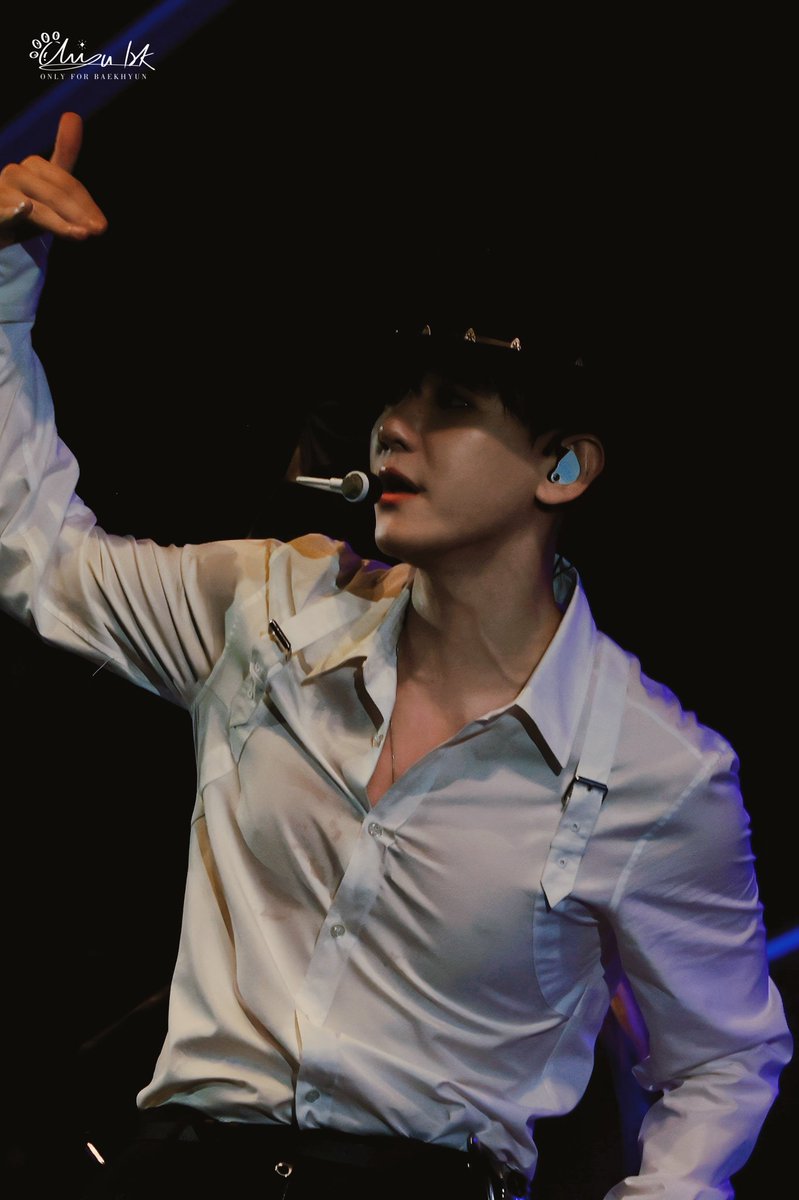 chiyu_bk's tweet photo. 'Lonsdaleite [dot]' 
7.28in Seoul
another pic(^^)
#边伯贤 #伯贤 #ベクヒョン #ベッキョン #백현  #Hello_World 
@B_hundred_Hyun @BAEKHYUN_INB100 https://t.co/HCwmbeBM6y