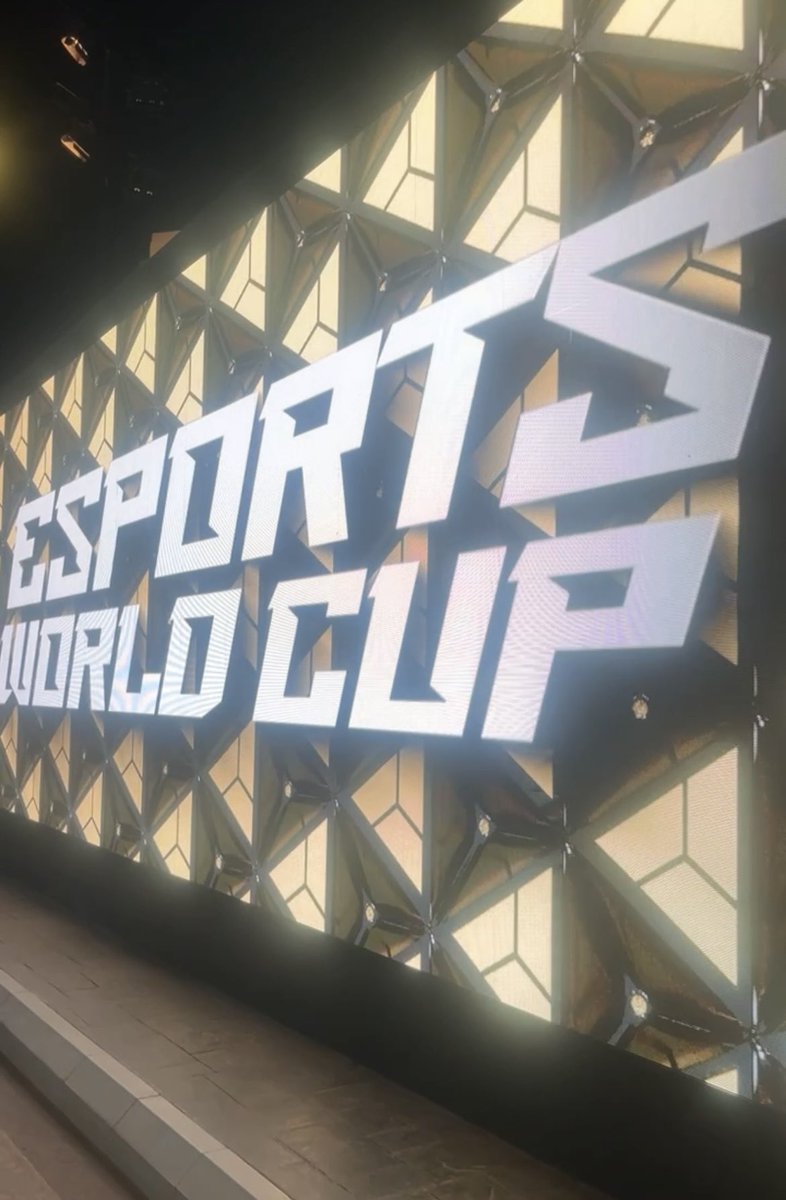 لقطات من مشاركتي في بطولة ڤالار  ضمن فعاليات كاس العالم 🥈

#VALARCLUB
#كاس_العالم_للرياضات_الالكترونية