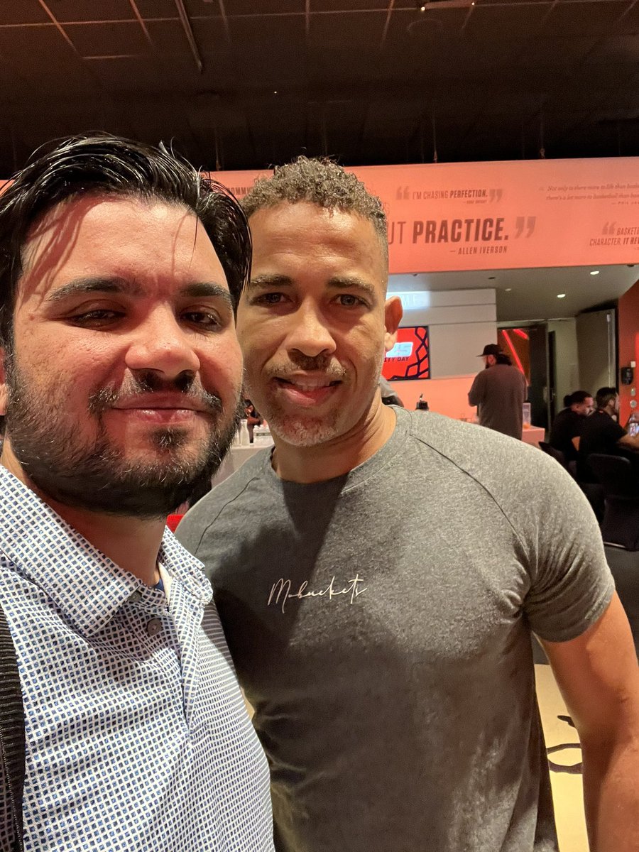 My guy <a href="/DFS_D0E/">3X LOGOFS. 😎</a> much respect.