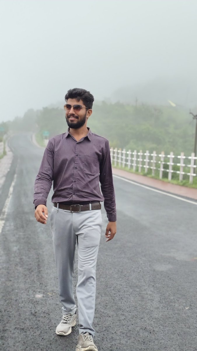 DevPatodiya's tweet photo. मैं आरक्षण छोड़ना चाहता हूं,

लेकिन 

क्या कोई स्वर्ण समाज का व्यक्ति मुझे यह भरोसा दिला सकता है कि जिंदगी में मेरे साथ कभी जातीय आधारित भेदभाव नहीं होगा ????
@BhimArmyChief 
@SunilAstay 
@Profdilipmandal 
Jai bheem, https://t.co/a6oMfJ2Rn7