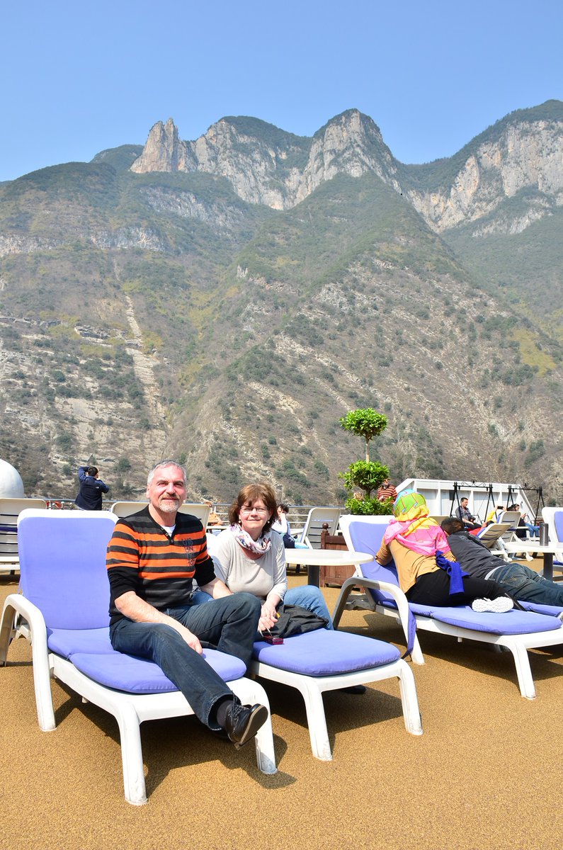 CenturyCruises's tweet photo. Today's a #HugYourSweetheartDay 😍
Tag your #sweethart! 🛳️ 🙌 🤩
#china #travel #cruise #yangtze #river #luxury #centurycruises https://t.co/jhLCU2te22