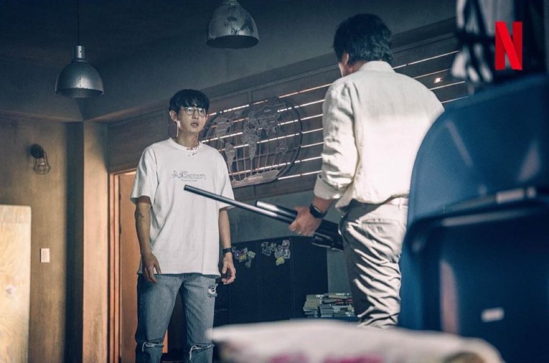🍒HASHTAG ANNOUNCEMENT🍒

We will be trending the below hashtags to celebrate the release of actor #CHANYEOL’s Netflix  Series “The Frog”

#.CHANYEOLxTheFrogNetflix 
#.찬열아_아무도없는숲속에서_봐

Use at 4PM KST Onwards‼️

#찬열 #박찬열