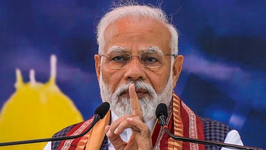 NewsAlgebraIND's tweet photo. BIG NEWS 🚨 Modi government to ban 400 Chinese companies across 17 states.

These 400 Chinese companies have been accused of fraud related to online jobs and online loans.

They were also harrassing borrowers.

Addresses of many companies have also been found to be wrong. BIG action by Modi Govt.