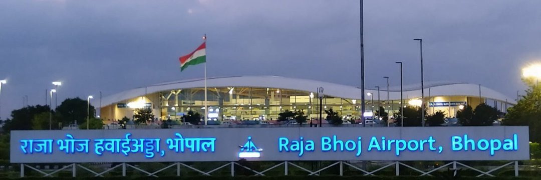 aaibplairport's tweet photo. Scheduled Flight details in respect of Bhopal Airport for 22.08.2024

No. of Arrivals - 16
No. of Departures - 16
No. of ARR Pax - 1944
No. of DEP Pax- 2247

All safety precautions are taken during flight operations.
#IndiaFlyback
#CovidSafeOperation

@AAI_Official @aairedwr https://t.co/MYX6AF4GZZ