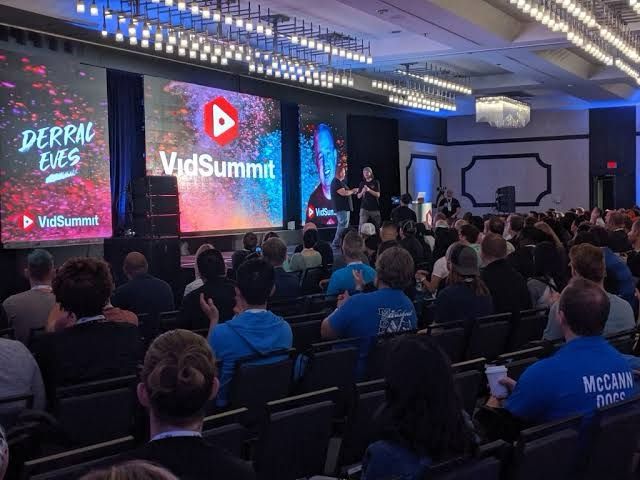 Eystreem's tweet photo. I’m speaking on the mainstage at VidSummit in Dallas, TX - in fact I’m in the states all week!
📆 Any mixers, parties, networking events happening or 1:1 catch ups - invite me! I’m ready to connect all the way from Australia 🇦🇺 https://t.co/r3mKGfTRaS