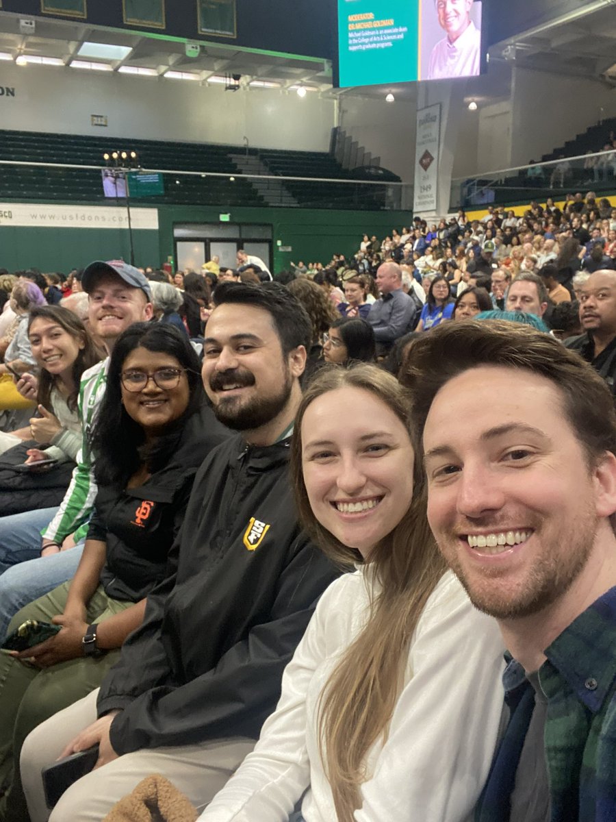 Dhashnie's tweet photo. The Americans love our Trevaaaah as much as we do! @Trevornoah ❤️

Man, I have had a few conversations around how brilliant Trevor is as a person and it’s only 2 hours since the event ended!

This Durban Girl was so happy! 😃 

Proud to be a graduate and an employee at @usfca https://t.co/eUnTsNpVMb