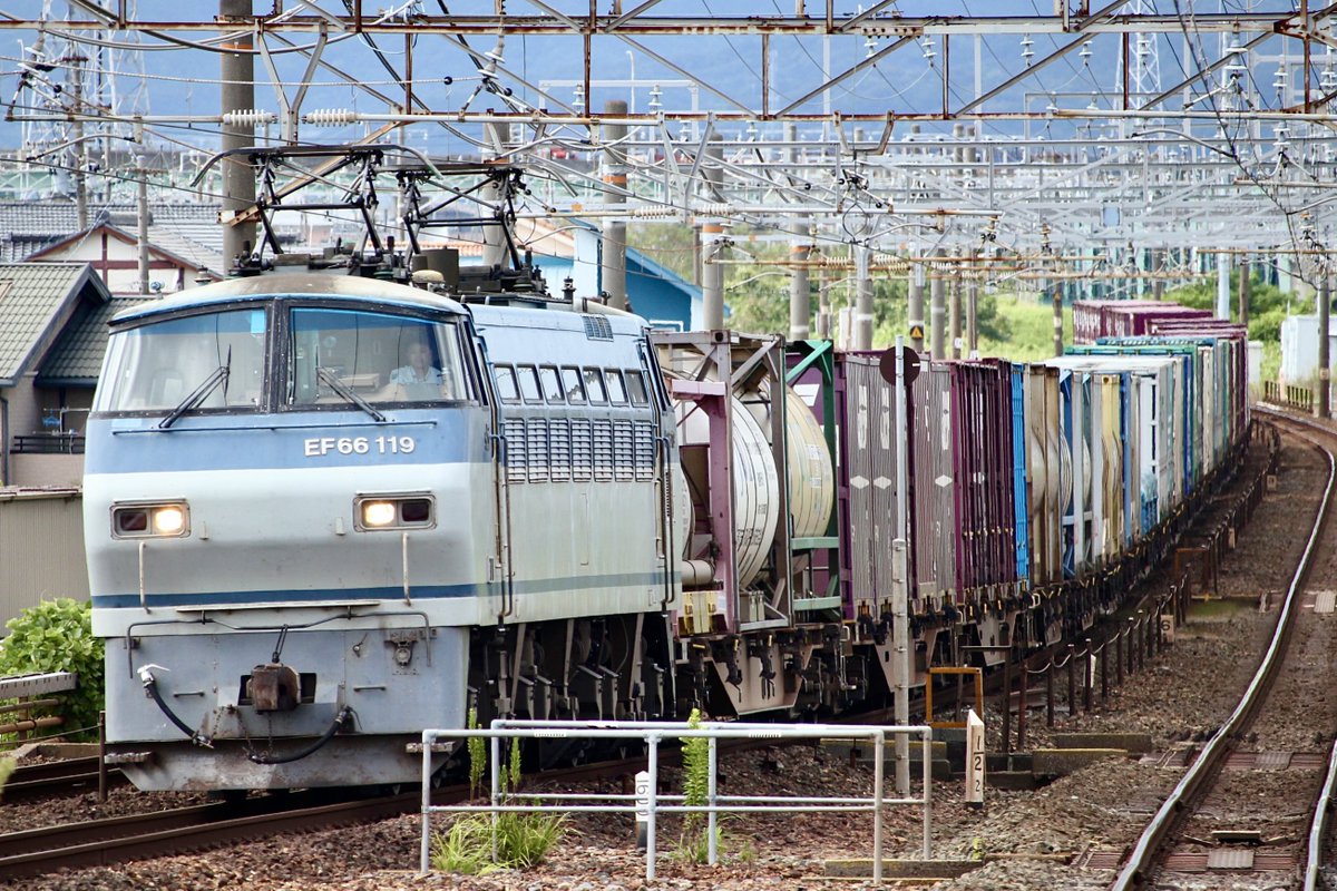 hiroden213's tweet photo. 2024.8.23.
2068レ  EF66-119+コキ。
静岡地区大雨に伴い当地約11時間遅延。 https://t.co/D545nl9y6H