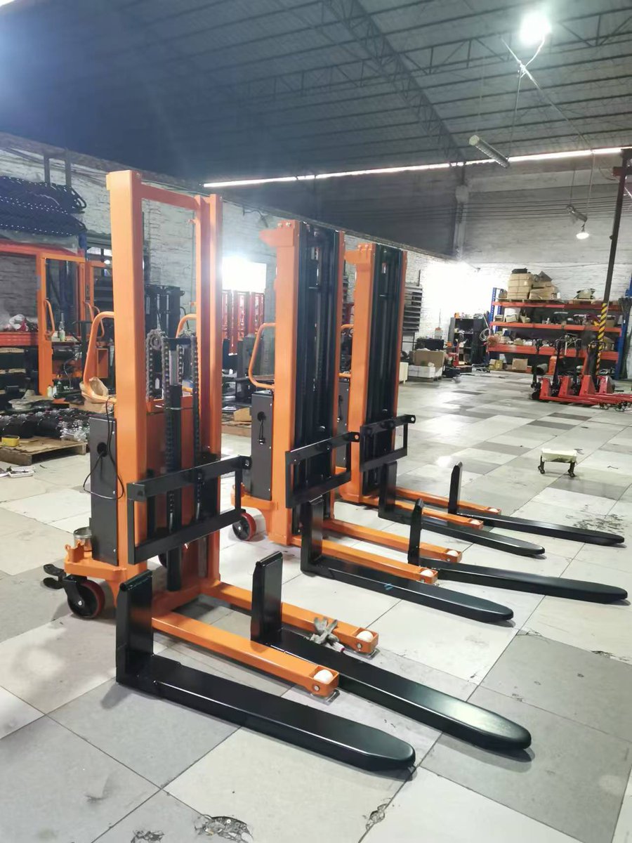 matta_yang's tweet image. Semi Electric  Stacker is a good replacement with a manual stacker, low maintenance cost, high efficiency, and easy operation.
#semielectricstacker #electricstacker #handstacker #semistacker
#stacker #MHE #materialhandlingsolutions