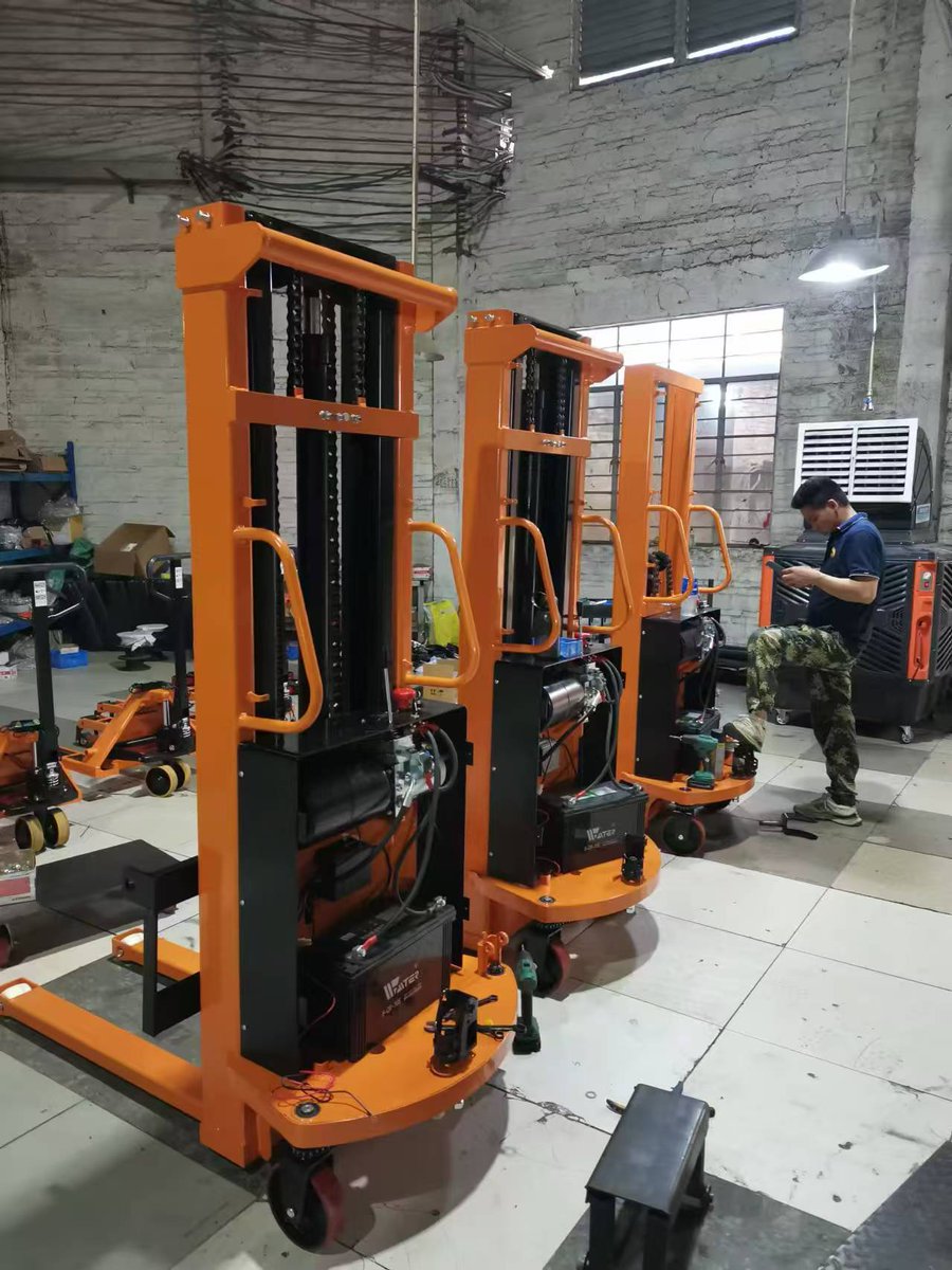 matta_yang's tweet image. Semi Electric  Stacker is a good replacement with a manual stacker, low maintenance cost, high efficiency, and easy operation.
#semielectricstacker #electricstacker #handstacker #semistacker
#stacker #MHE #materialhandlingsolutions