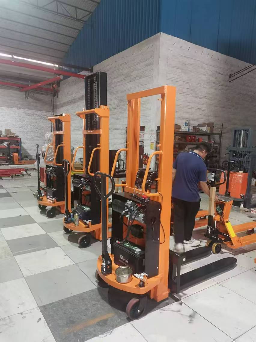 matta_yang's tweet image. Semi Electric  Stacker is a good replacement with a manual stacker, low maintenance cost, high efficiency, and easy operation.
#semielectricstacker #electricstacker #handstacker #semistacker
#stacker #MHE #materialhandlingsolutions