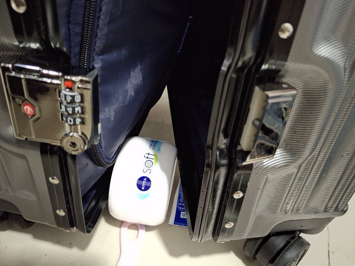 Lafuan14's tweet photo. @IndiGo6E[ 6E1127 ] from Bengaluru to Male' on 18-10-2024 caused me the loss of INR 168,555 by damaging my Laptop - Microsoft Surface Studio 2, along with the Travel Bag. As a response by Indigo regarding to the claim for compensation [REF : MLE6E10559] 1/2 https://t.co/fAS9zkVpXV