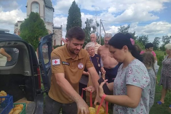 "Je vais faire du pain pour la population" : un boulanger du Var va faire et offrir son pain en Ukraine

france3-regions.francetvinfo.fr/provence-alpes… <a href="/cnbpf/">CNBPF - Confédération Boulangerie Pâtisserie</a>