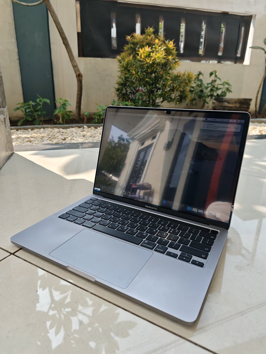 szeennnnnn's tweet image. #zonauang #laptopsecond wts wtb laptop ( MacBook Pro 2020 13.3inc )

price : 9.4 ( nego sampe jadi )
lok depok

spesifikasi in pict,