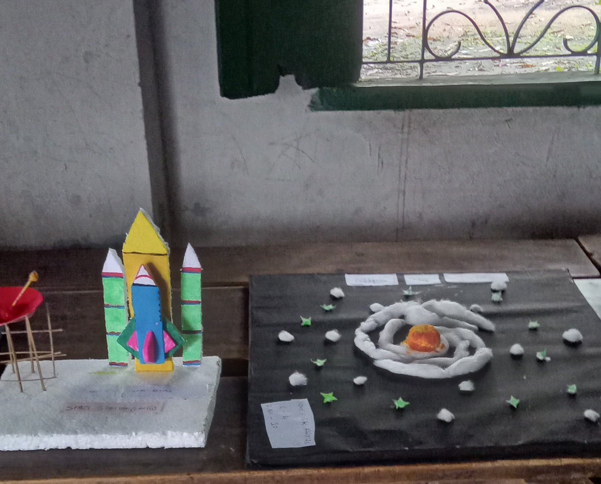 Sushil69Das's tweet image. Ghoshpukur F.P. School (B-52), Balagarh Circle 
1st national space day celebration at 23rd August, 2024
#1stnationalspaceday #SpaceDay #spacemodel #chandrayan