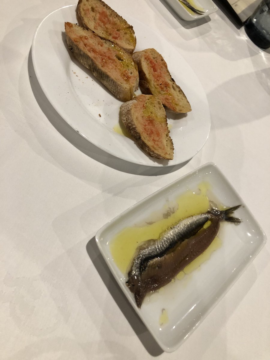 Daniwines86's tweet photo. @restaurantiberic Buena gastronomia en el interior de l'Empordà. 🍷

#vinos #vi #wines #tast #emporda #catadevinos #rhone #vinoblanco https://t.co/22H1AZdI9r