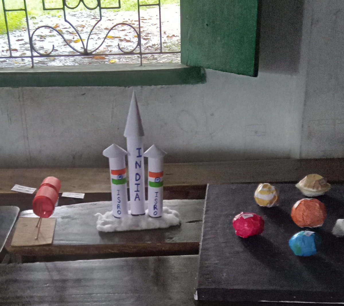 Sushil69Das's tweet image. Ghoshpukur F.P. School (B-52), Balagarh Circle 
1st national space day celebration at 23rd August, 2024
#1stnationalspaceday #SpaceDay #spacemodel #chandrayan