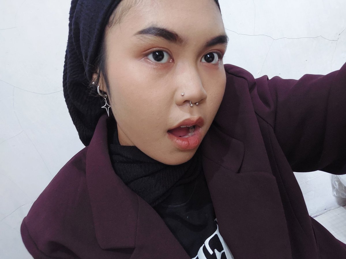 selenoie's tweet photo. drpd marah marah mending selfie sih gwww #boostmood https://t.co/yTVJRFLt1S