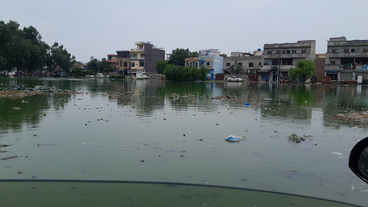 ApeGenz's tweet photo. @ZahraBilal099 @MaryamNSharif Near jati umrah lahore naz town current situation no cure for poor peoples https://t.co/ySDQH8TC9a