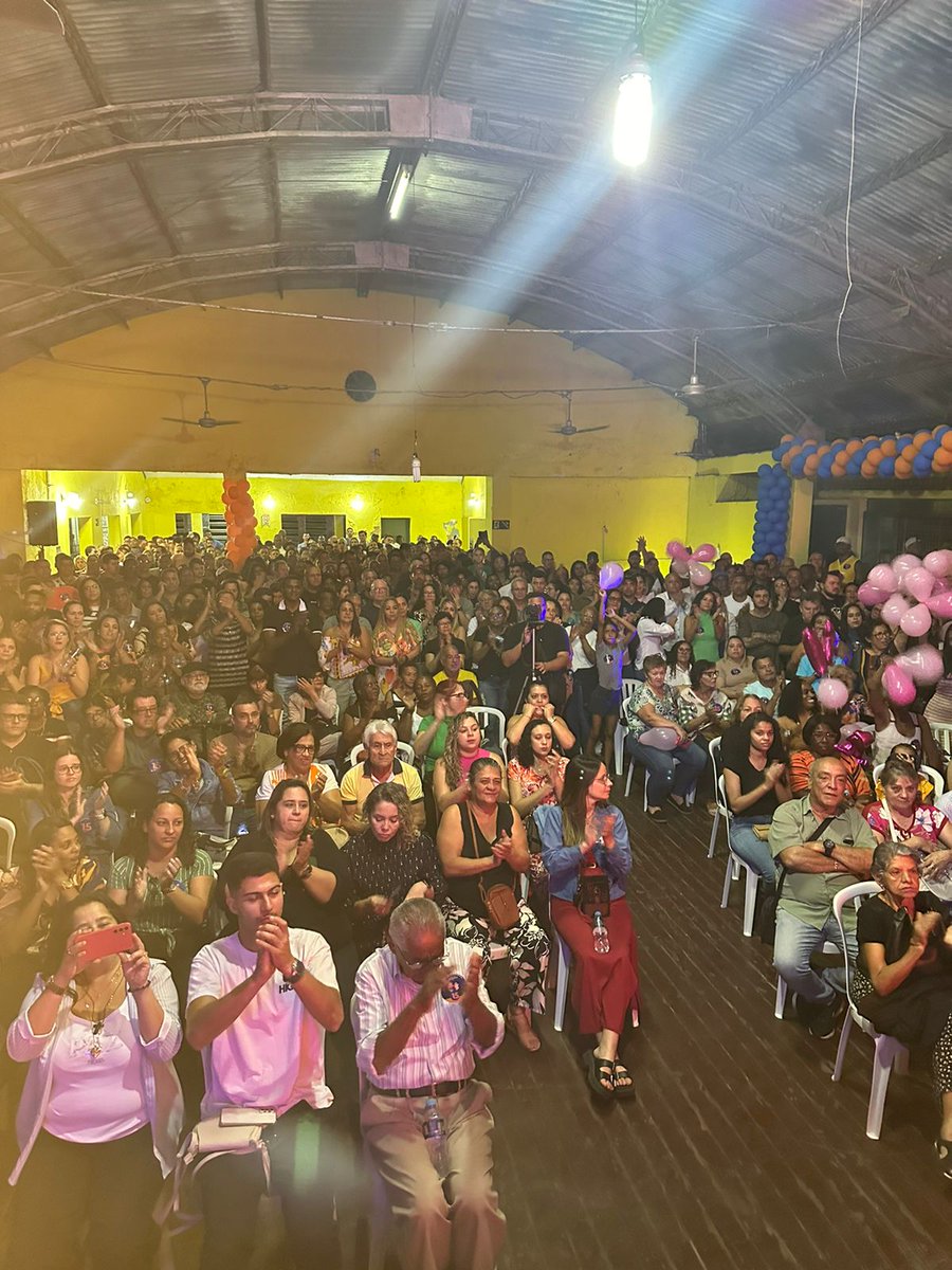 Epoucomasemeu's tweet photo. Lançamento da candidatura do  nosso futuro prefeito Dione Mario Esteves e da sua vice Márcia Mariotini.
Noite maravilhosa entre família.
#EuContinuo 
#Dale15 
#KatiaWinterBrandao 
#barradopirai https://t.co/5RLQ8qhe1Y