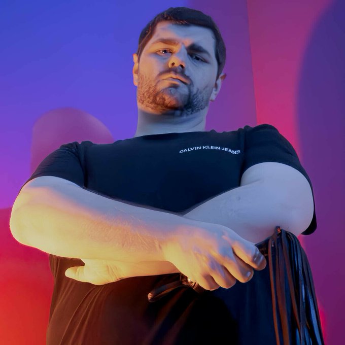 Have you paid tribute to your King today?  https://t.co/F5Hz1AURsf https://t.co/gTyC1ysSIw<a href="/tag/realloyalfans"class="tags"><span>#realloyalfans</span></a>