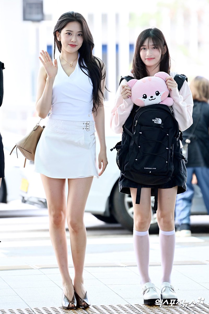 우리 언니 안유진이야!!!!!!!
   > 구라 ㄴ

언니… 예쁘게 하고 나 한번만 데리러 와주면 안돼..?

의 결과물 같다