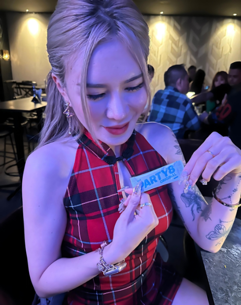 Party8my's tweet image. When the night is filled with gorgeous smiles and amazing company, you know it’s going to be unforgettable! These stunning ladies are not just lighting up the night—they’re showing us how to keep the fun going strong with Party8 by their side.

#Party8 #PrettyGirls #GoodTimes