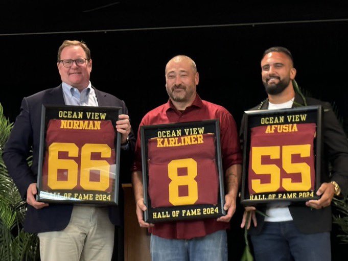 Tonight we honored our Inaugural Class in the Ocean View Football Hall of Fame! Some truly amazing players in this photo who have done great things as Seahawks! <a href="/KodyAfusia/">Kody Afusia</a> Thank you for your continued support! <a href="/GAJohnston72/">Greg Johnston</a> Thank you for helping make this event great!