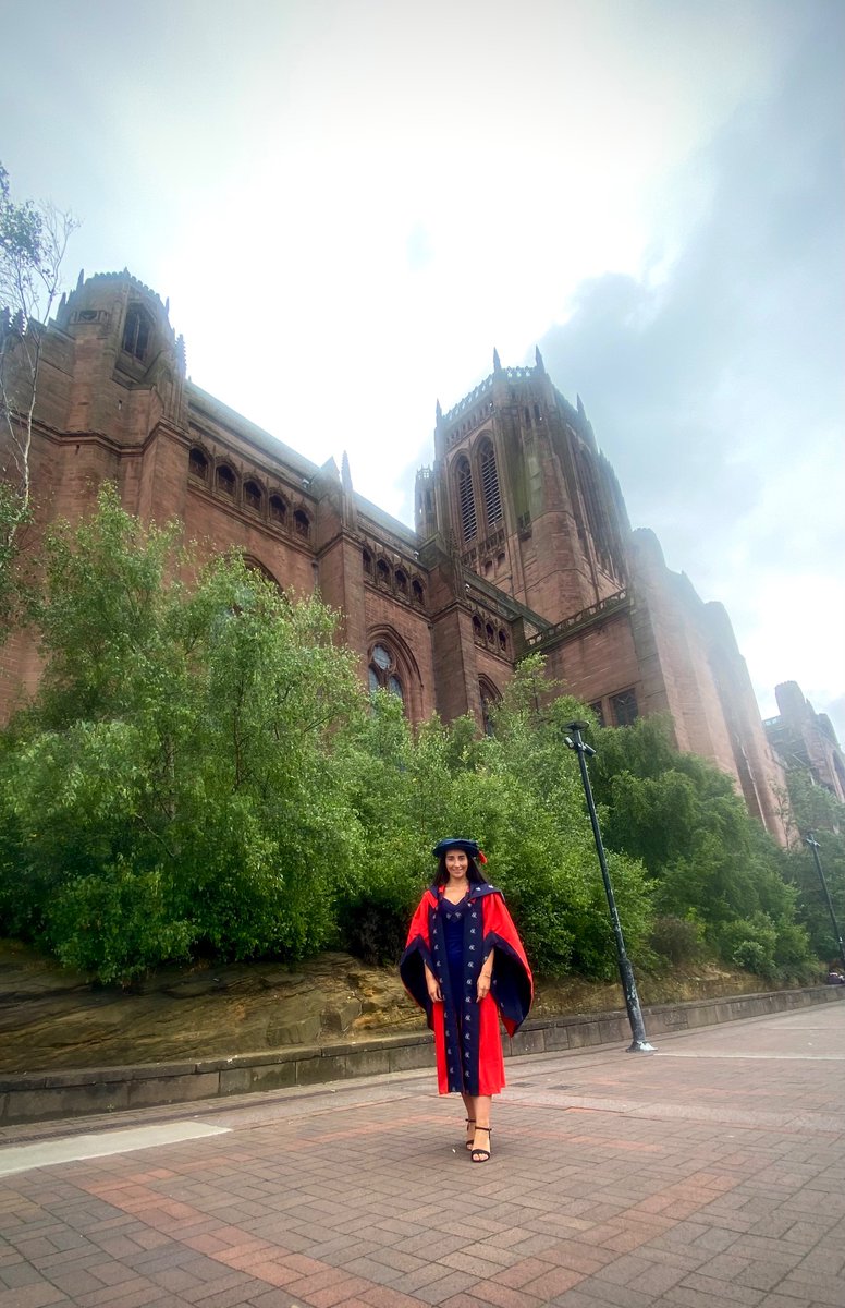 BeckyMSelf's tweet photo. A couple of snaps from a brilliant graduation surrounded by family and friends 🎓❤️🐶 #July2024 #Drself @LJMU #graduation https://t.co/LpxJXmaPWo