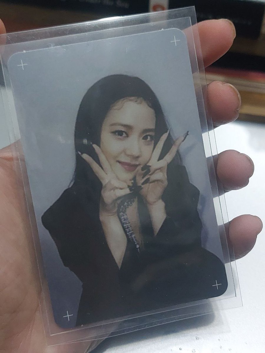 gyucerystore's tweet photo. Finally 4/4 with my jisoo hylt pcs 🥳 Thank uuuuuu @hmpiiihappy 😍 https://t.co/XnLzhTwJrJ