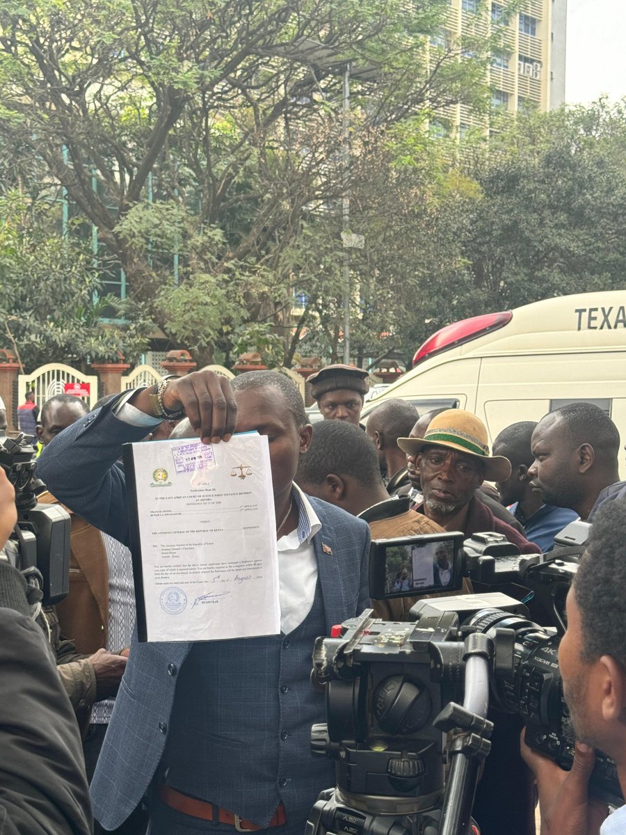 Madikizela_Win's tweet image. Bunge la Mwananchi’s day at the East African Court of Justice was a testament to their unyielding pursuit of what is right.

youtu.be/WWTM_4-_YTQ?si…

#CourtOrders
Francis Awino
EAC With Us