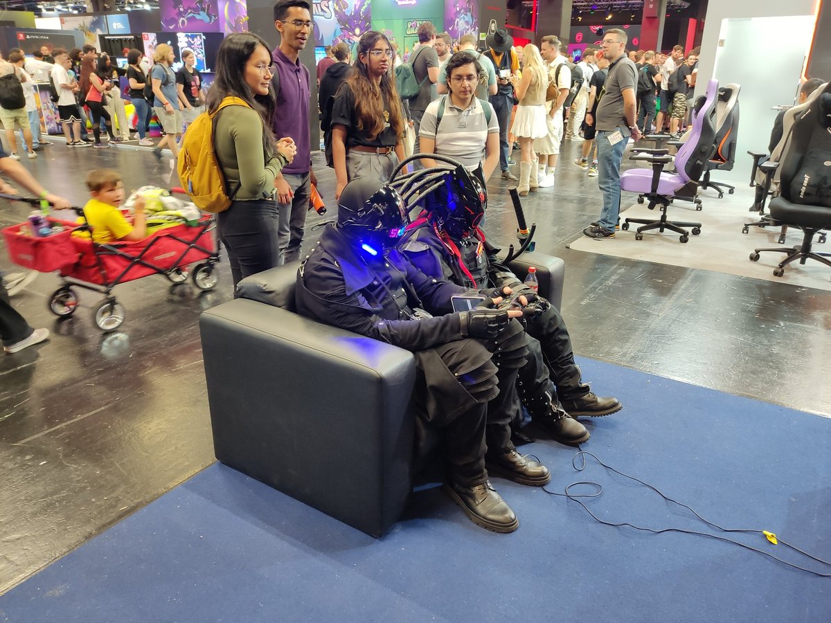 Busy times already at <a href="/gamescom/">gamescom</a>! We've met so many nice people it's almost too much! (It's never too much &lt;3) If you're going to gamescom, come find us!
#indiegame #gamedev #gamemaker
