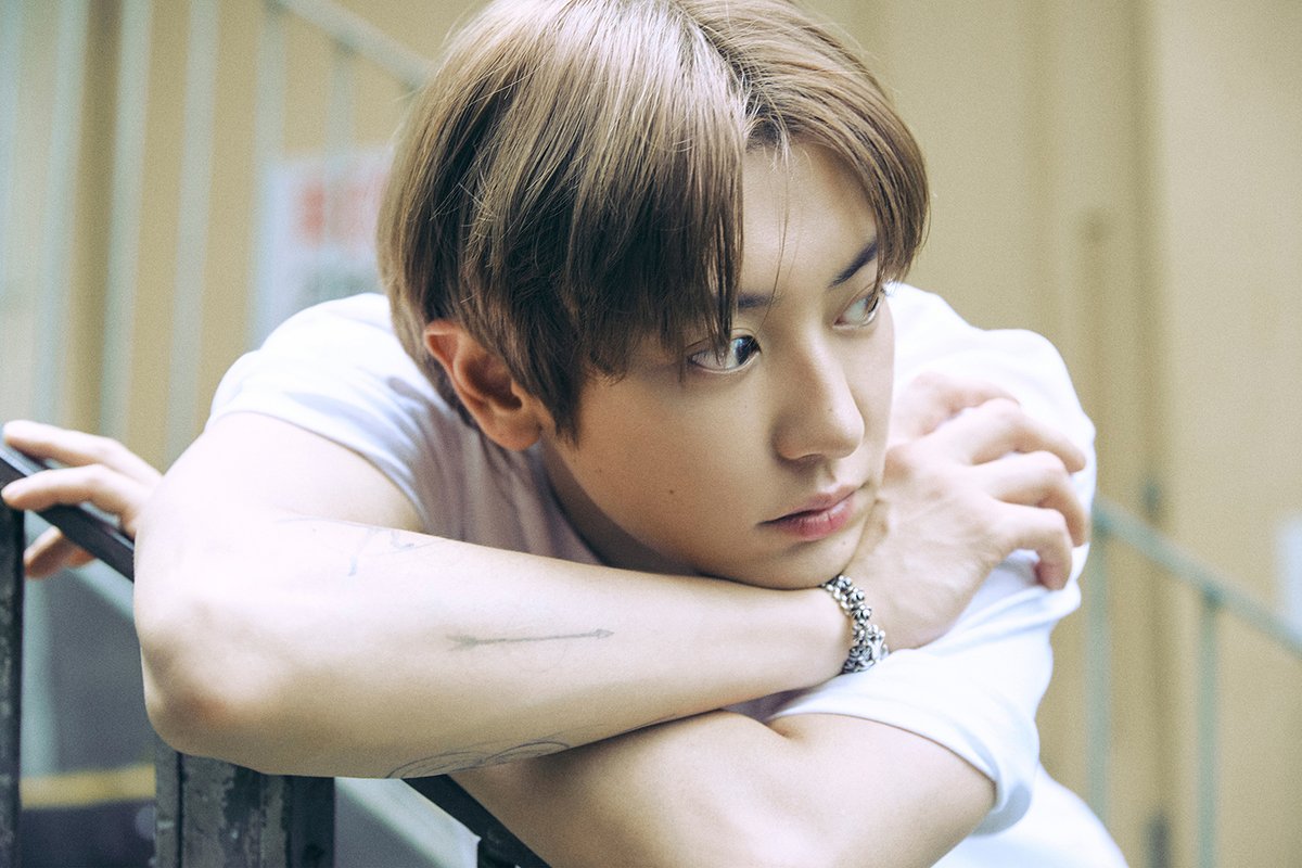 weareoneEXO's tweet image. 엑소 찬열, 첫 솔로 앨범 ‘Black Out’ 발매 D-5!
12년 간 쌓아온 다채로운 음악 스펙트럼 다시 보기!
익숙함과 새로움 사이, 업그레이드된 찬열의 색깔!

m.entertain.naver.com/now/article/60…

#CHANYEOL #찬열
#EXO #엑소 #weareoneEXO
#BlackOut #CHANYEOL_BlackOut