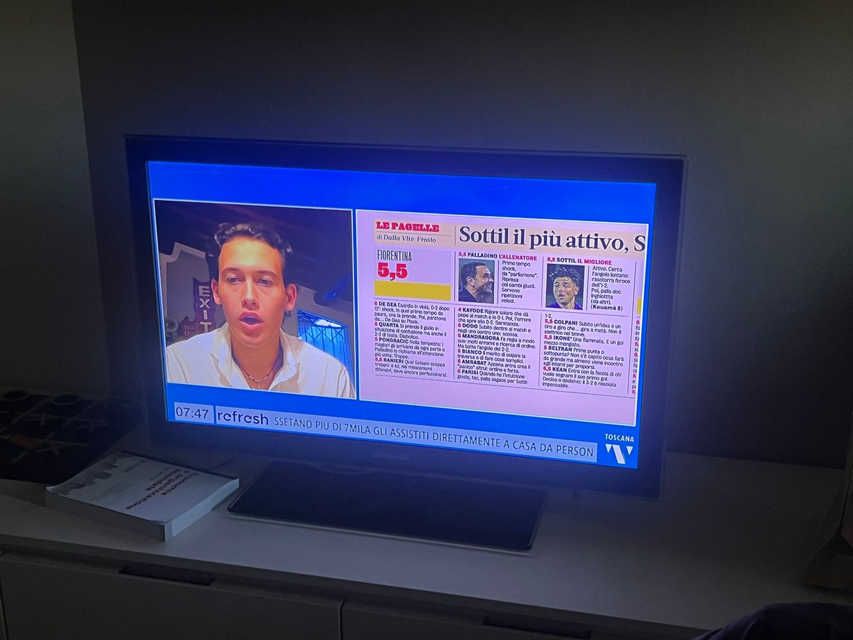 lorenzooleporee's tweet photo. Grazie ancora a @vigno19 per l'invito al suo programma, "Refresh", su ToscanaTV 📺

Nelle prossime ore potrete trovare la trasmissione sul canale YouTube di Toscana TV 

#Fiorentina  #SpaceViola https://t.co/iP00MJAur9