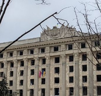 З днем прапора, що сильніший за ракети 🇺🇦