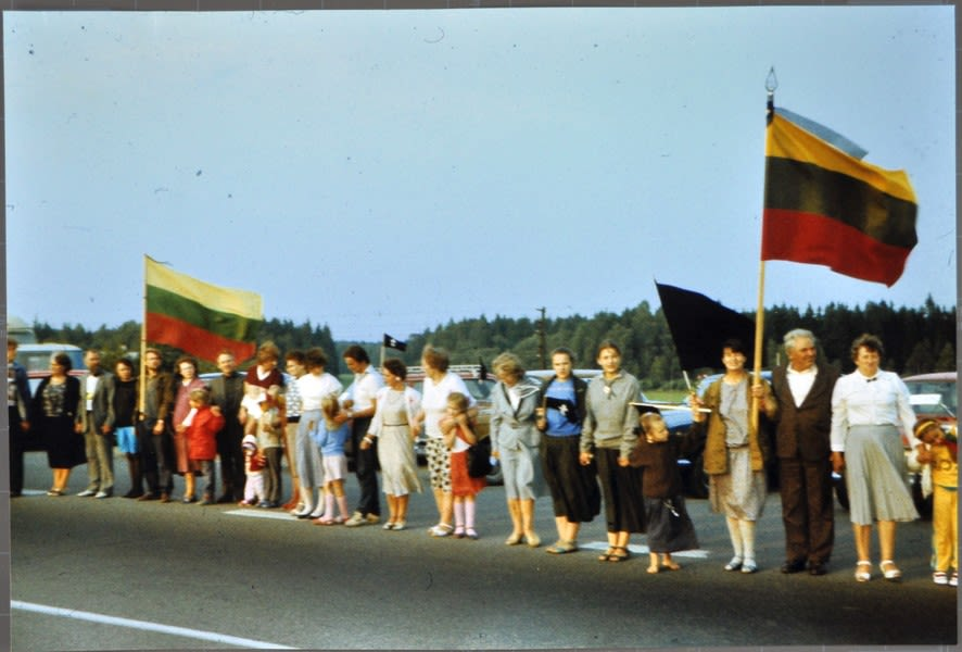 #OnThisDay in 1989, two million people joined hands to form a 600km human chain across the Baltic countries.

Known as the Baltic Way, this peaceful protest united Estonia, Latvia, and Lithuania in their fight for freedom from Soviet rule 🇪🇪🇱🇻🇱🇹