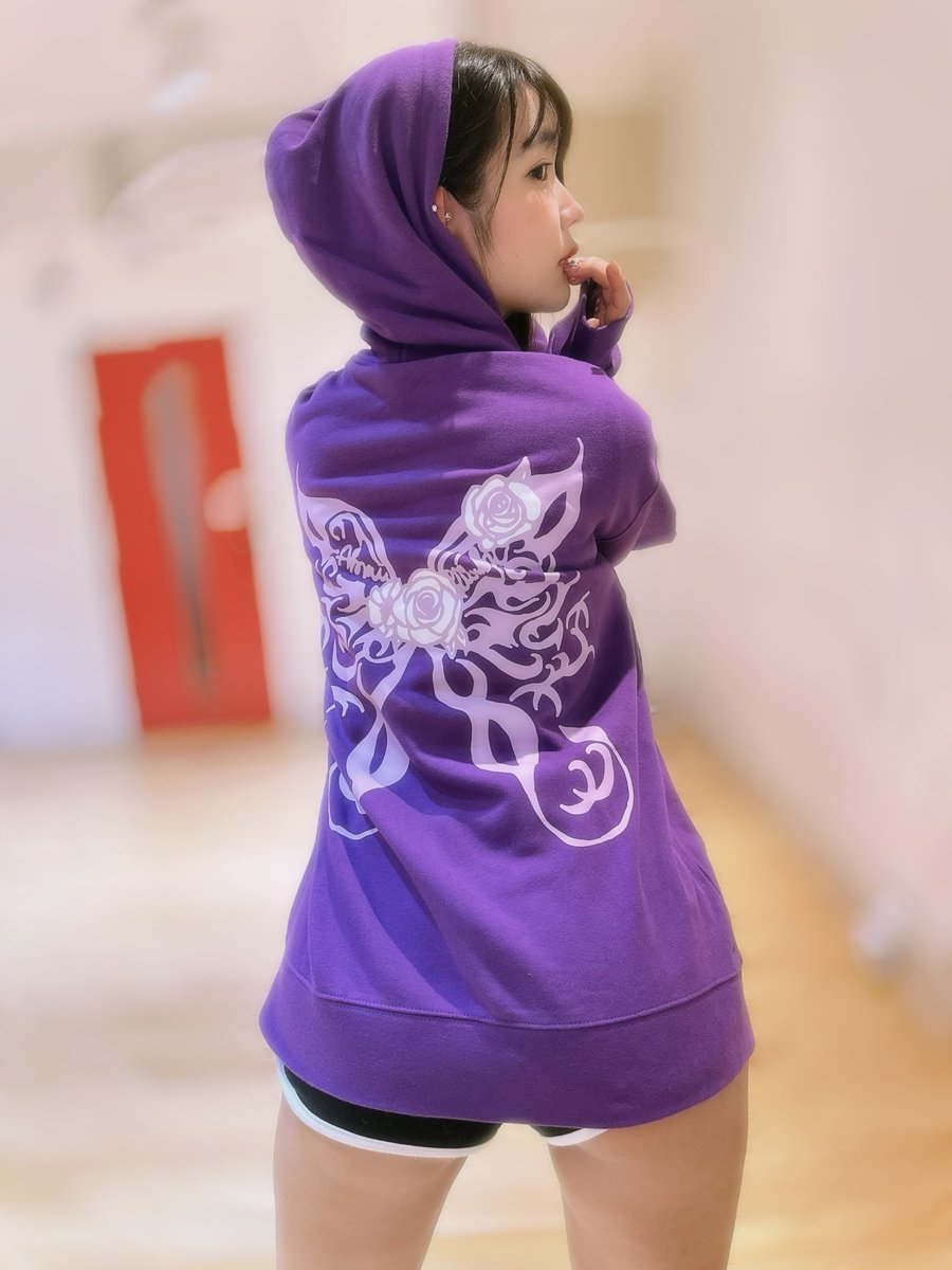 💜きすみBirthday記念パーカー💜

お迎えしてくれた？？？

俺もGETして早速つかってるよー😈

秋からヘビロテしてくだち♡

※8/30〆切

https://t.co/MOSVzRYV9o https://t.co/KWlVRXmxgc