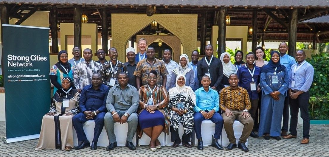 Strong_Cities's tweet photo. .@Strong_Cities East &amp; Southern Africa #ESA Regional Hub hosted a dialogue with #Zanzibari #localgovs &amp; @MombasaCountyKe in an effort to strengthen cross-border city-city collaboration to prevent #hate &amp; #extremism. 1/5 https://t.co/Dvga23mIeM