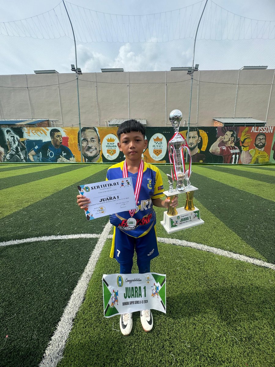 Hasriyati4's tweet photo. Semoga kelak engkau menjadi anak yg sukses dunia akhiratmu nak,,berilmu &amp; berakhlak mulia,,bisa melindungi adik" mu🥰
Di jauhkan dari segala fitnah" &amp; di jauhkan dr musibah...diberikan takdir yg baik..
Jadilah seorang laki" yg bertanggung jawab nak &amp; jangan tinggal sholat https://t.co/ZlJnalcNoQ