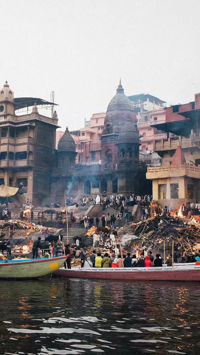dinosauradda's tweet photo. 8. This is how Manikarnika Ghat is reimagined at #KALKI2898AD vs the real one #Kaasi #Kalki https://t.co/aMEUcB64XA