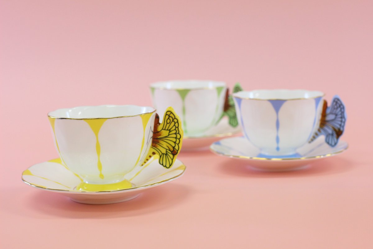 🇬🇧日本橋三越英国展2024
#会場限定先行販売 決定！

《新商品》
🦋#バタフライ ティーカップ＆ソーサー
aynsley-onlineshop.net/shopbrand/ct71…
花弁ほころぶチューリップに寄り添う、愛らしい蝶。
メリー女王ご注文のデザインをこの度復刻。

#英国展に行こう　#英国展2024　#英国展日本橋三越本店2024　#英国展_nm