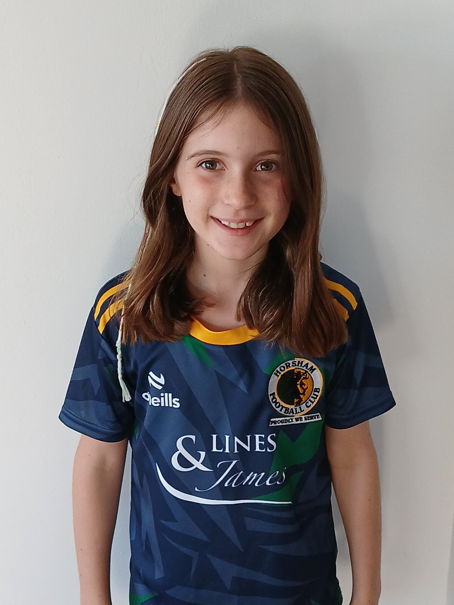 Seuke back in a <a href="/HorshamFC/">Horsham FC</a> shirt ..... it's been a while #horsham #youngfan #facup #westsussex